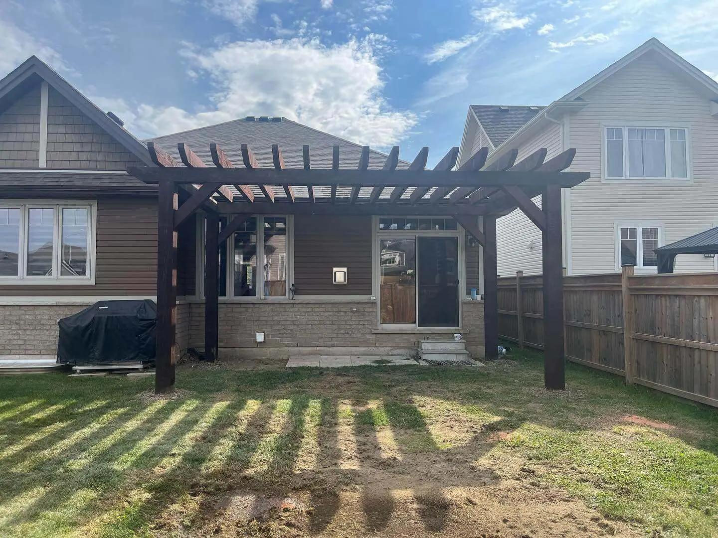 pergola build